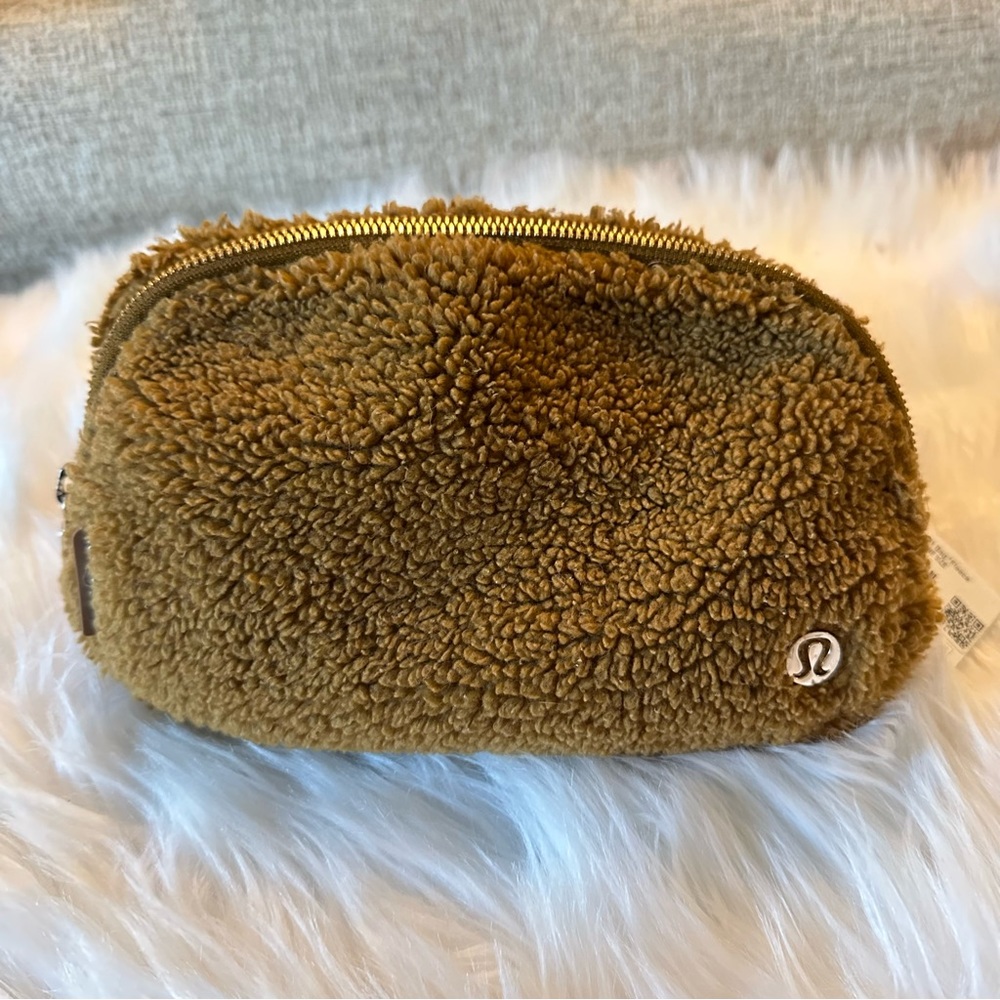 Lululemon Fleece Everywhere Belt Bag